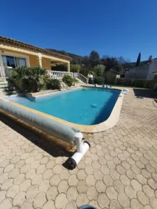 Guy Home Piscine à Mazaugues