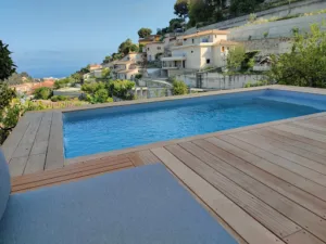 LOUNGE POOL à Antibes