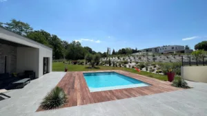 Piscines Infinite à Pechbonnieu