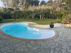 Rénovation, création piscines polyester Var, ADC-polyester à Roquebrune-sur-Argens