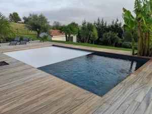 Atoll Piscines – spas/jacuzzi – Abris de Piscine Mayenne 53 à Azé