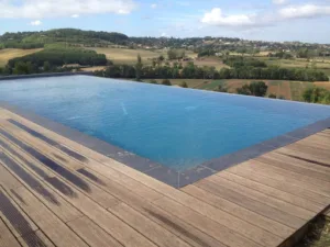 Bleu Marin – Piscine et Spa – Ploërmel Morbihan Bretagne à Gourhel