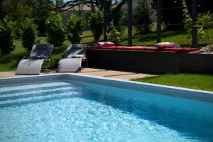 Piscines Desjoyaux à Fragnes-la-Loyère