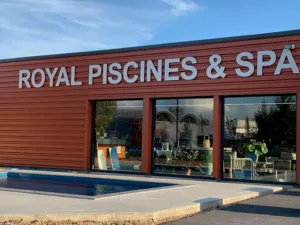 Royal Piscines & Spa à Sevrey