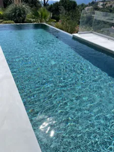 AM06 Piscines Sté à Cannes