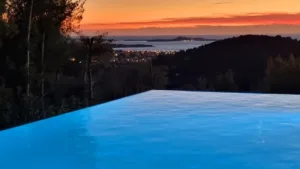 Arc piscine à Six-Fours-les-Plages