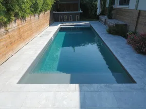 Piscines Desjoyaux à Estrablin
