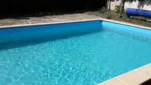 BLEU PISCINE à Baugé-en-Anjou