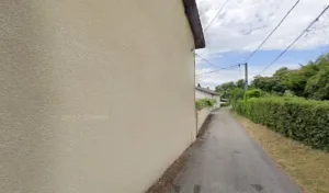 L’eau Asis à Charnècles